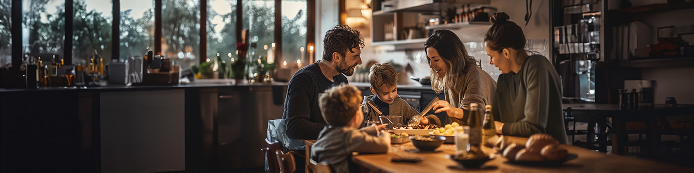 Familie i et køkken