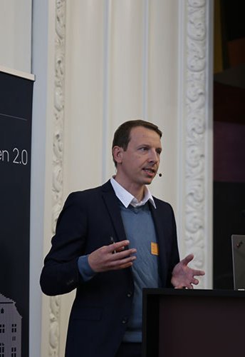 Michael Bang Petersen på talerstolen i Folketinget