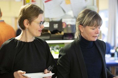 To kvindelige dimittender ved buffeten Foto: Aarhus BSS